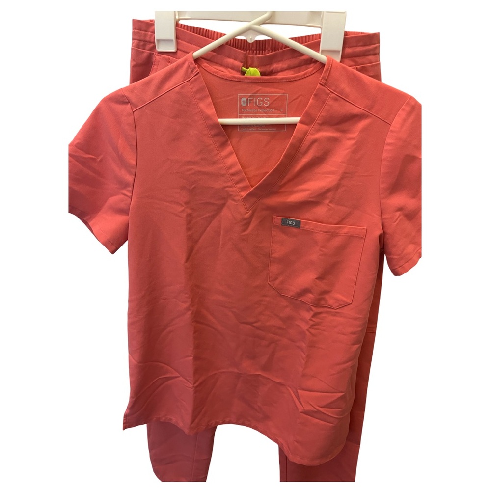 Hot Coral Yola - Skinny Scrub Pants 
Hot Coral Catarina - One-Pocket Scrub Top